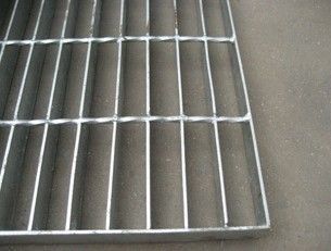 廠家專業生產各種規格鋼格板,鋼格柵,溝蓋板,踏步板,樹池蓋產品圖片,廠家專業生產各種規格鋼格板,鋼格柵,溝蓋板,踏步板,樹池蓋產品相冊 - 安平縣朗順金屬絲網制品 - 九正